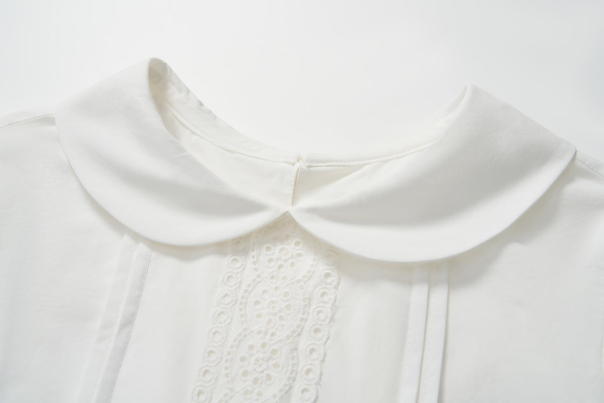 Petal Collar Lace Blouse