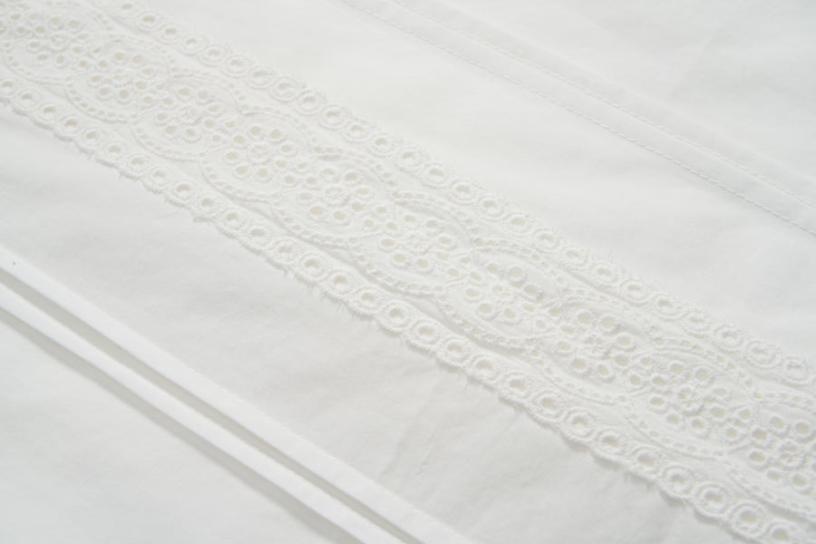 Petal Collar Lace Blouse
