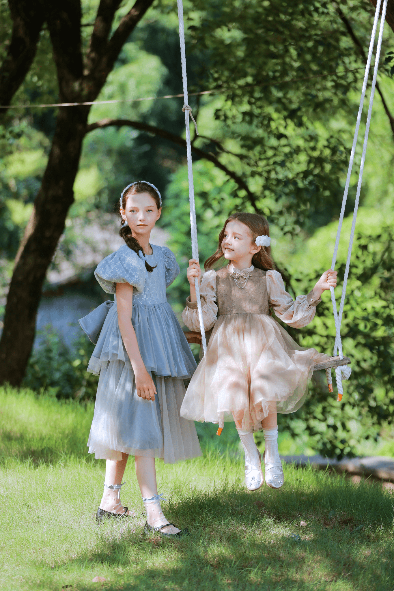KIKI and JOJO | Girls Vintage Elegance Embroidered Velvet & Tulle Dress Taupe / 6-7 Years (120cm) KIKI and JOJO | Girls Vintage Elegance Embroidered Velvet & Tulle Dress Taupe / 6-7 Years (120cm)